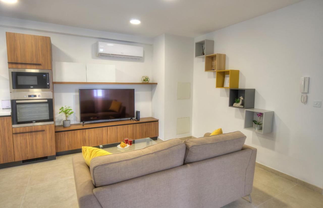 Spacious And Tastefully Furnished 2 Bedroom Apartment Ddif1-3 Gzira Buitenkant foto